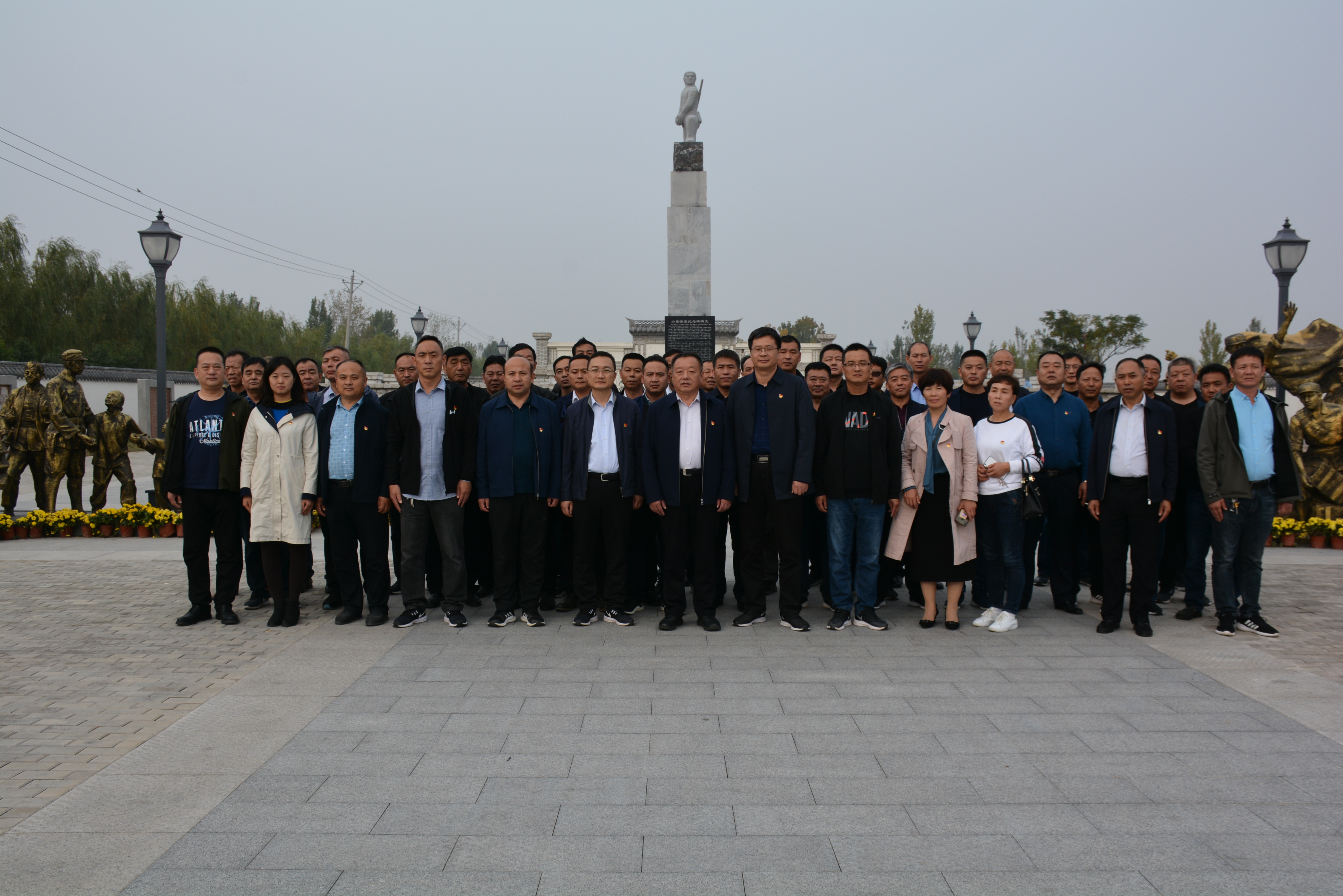 南蒲街道组织人大代表前往红色教育基地-小渠惨案遗址参观学习-长垣市