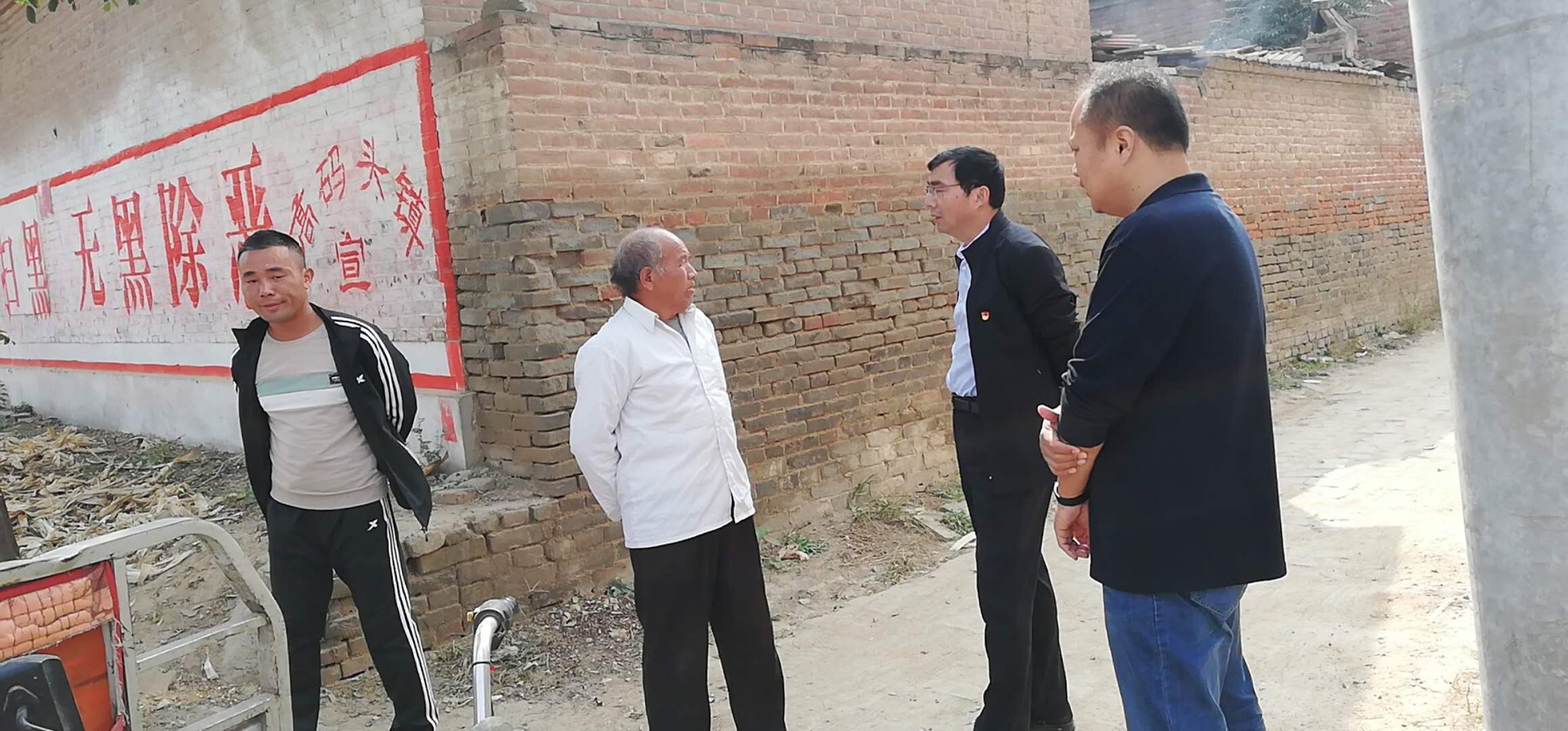 濮阳市范县高码头镇人大代表走访贫困户