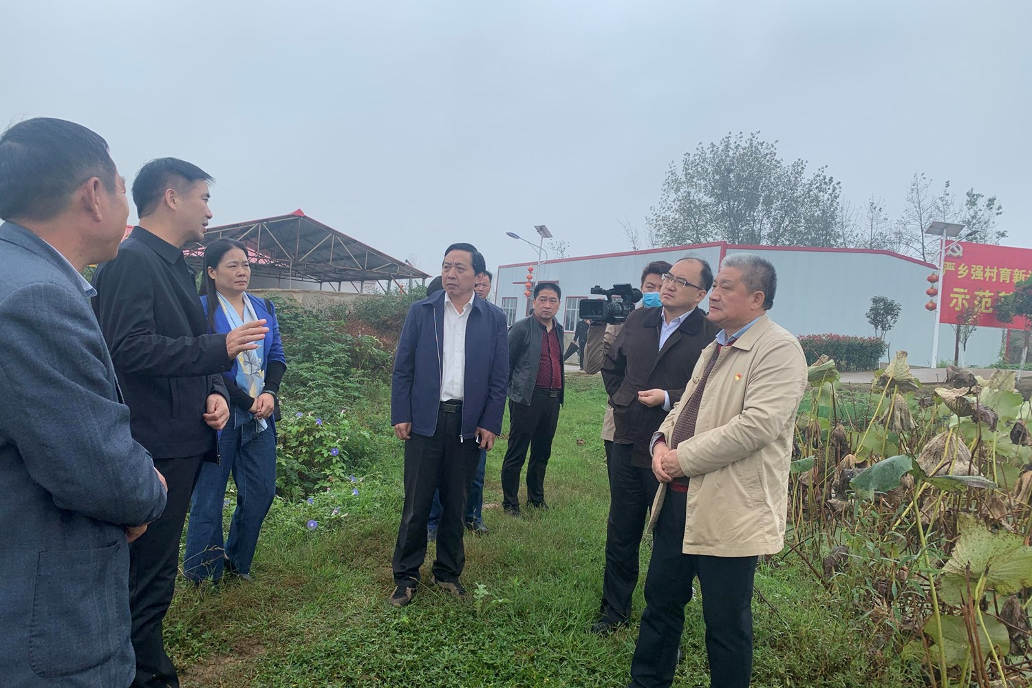 范东升等县领导调研我县水生特色产业发展工作-商城县赤城街道人大