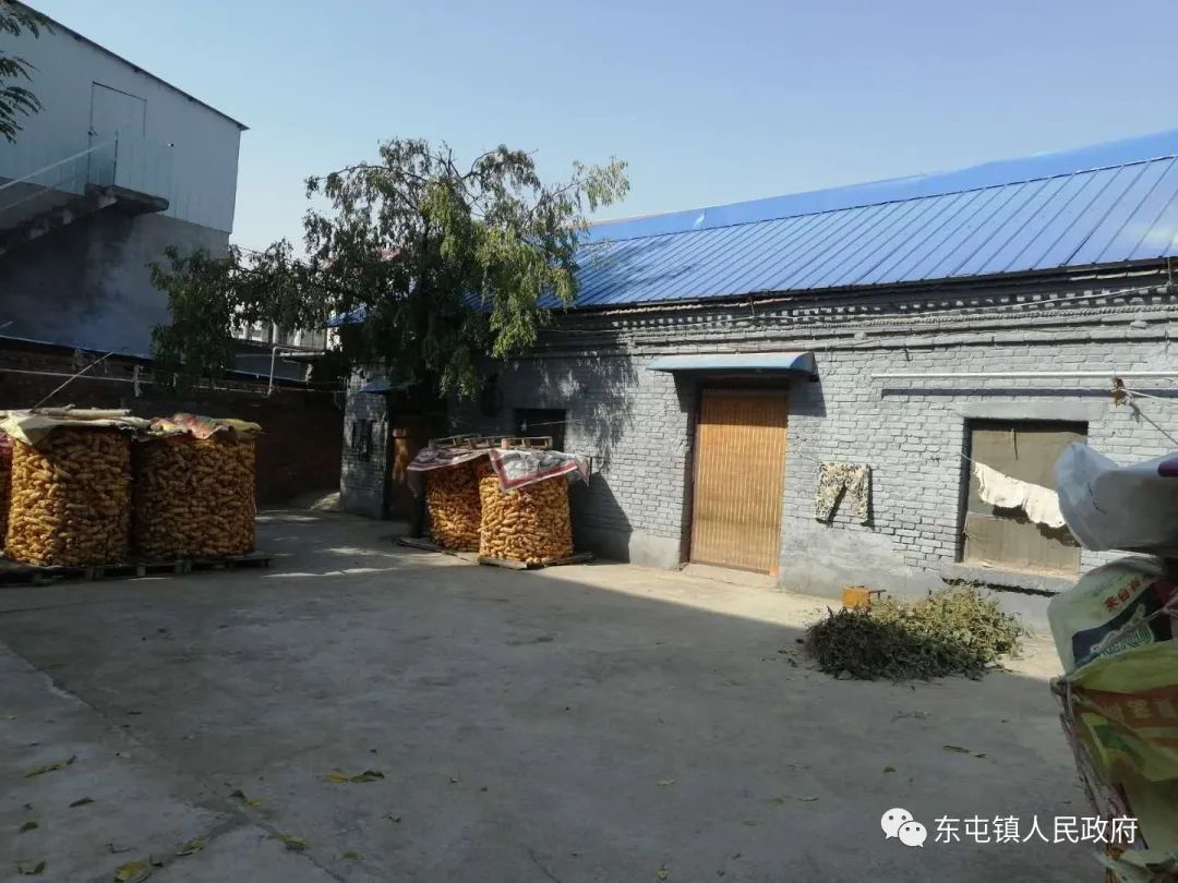 东屯人大代表联络站组织各级人大代表学习:东屯镇汲津铺村贫困户刘桂