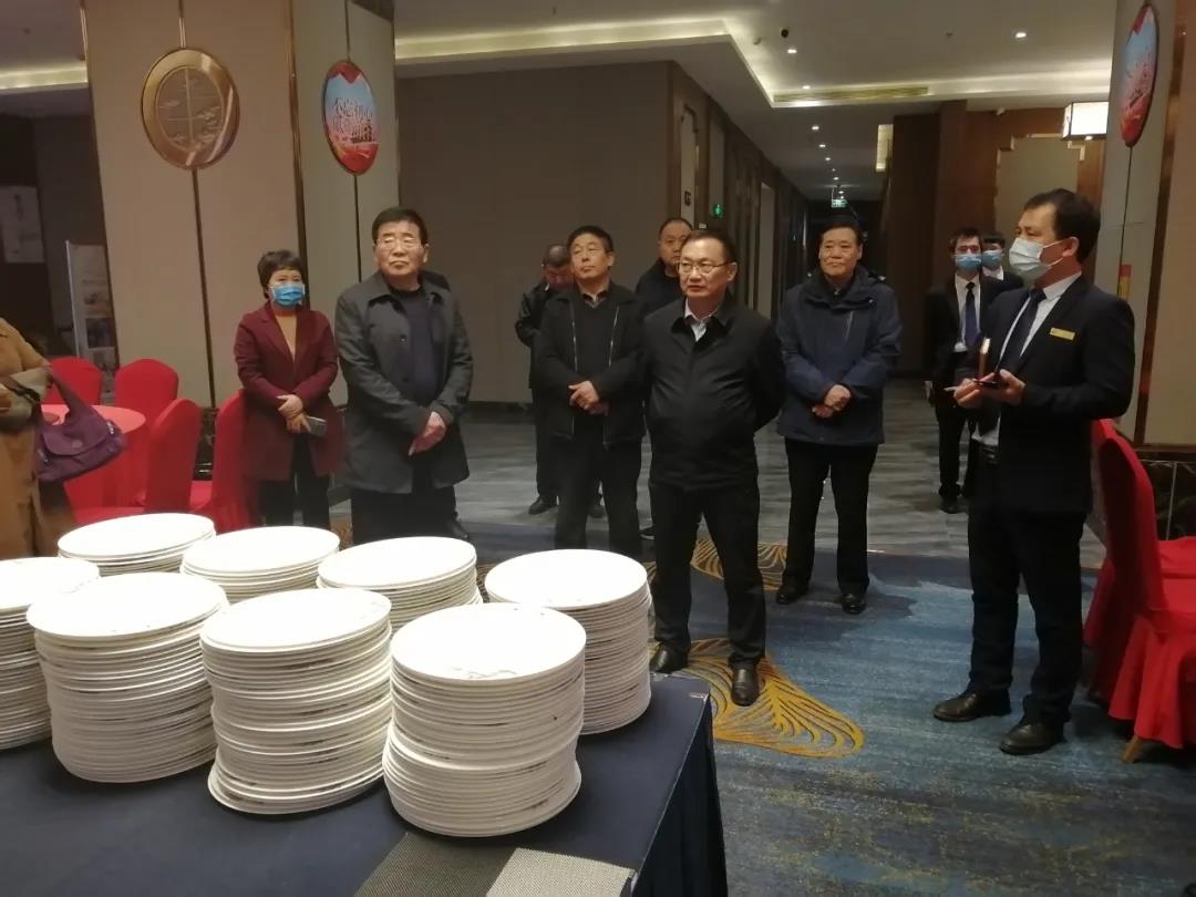 会议结束后,市人大常委会领导夏治中,高国瑞,张发才,陈耀华带领各工作