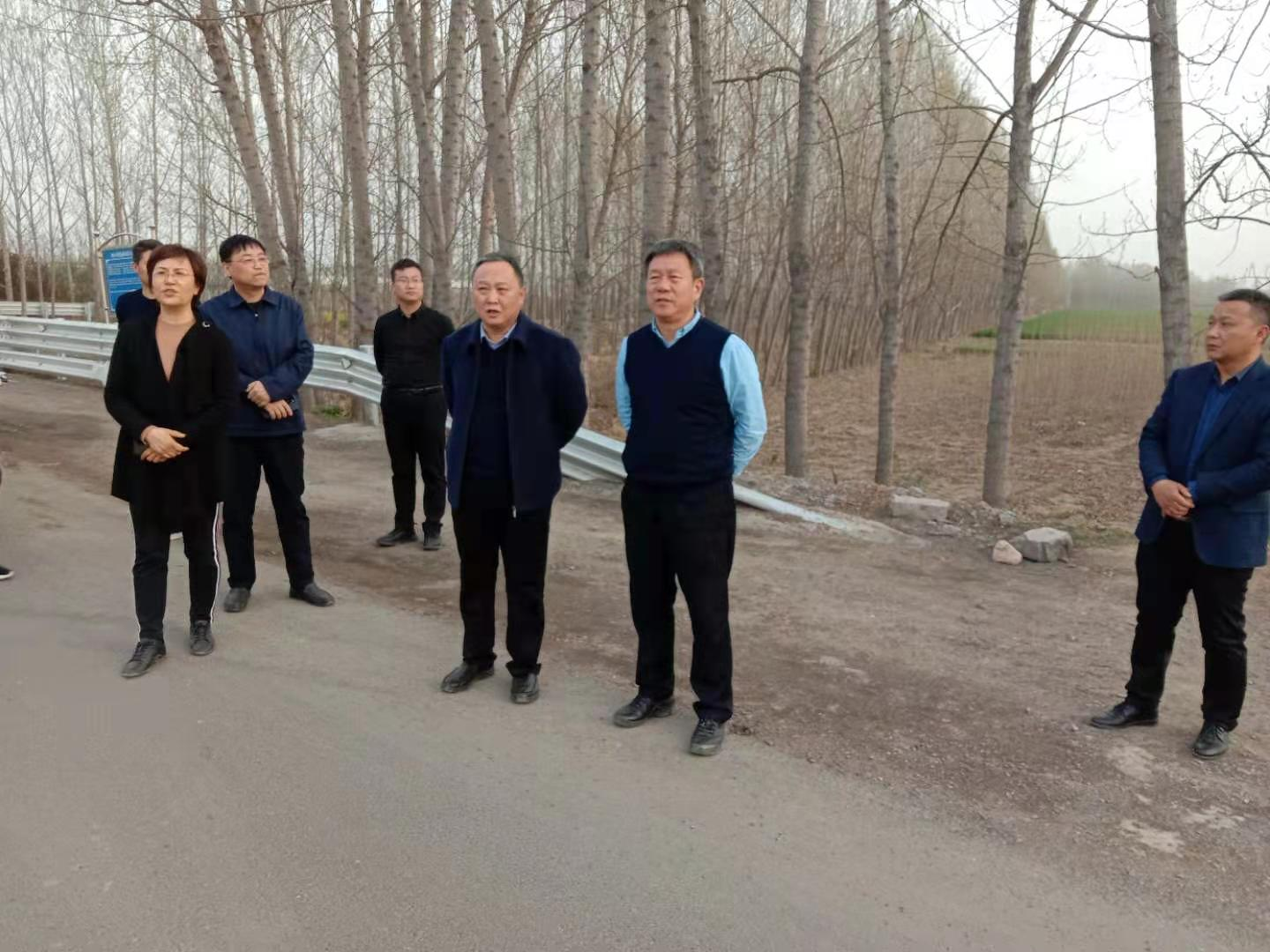 市人大代表,辉县市委书记郭书佩莅临薄壁镇指导工作
