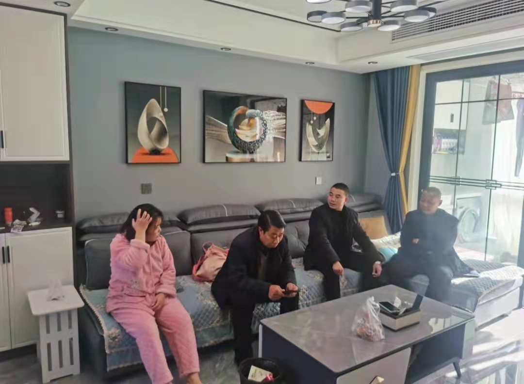 城关镇副镇长万小杰,镇人大代表马殿勇全力做好滞留缅北劝返工作-获嘉