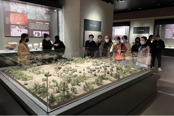 巾帼风采映阳春湖滨区人大机关开展纪念“三八”国际妇女节活动190