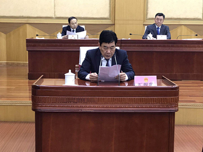 1-1 (3)市人大常委會主任曹存正作條例的說明_副本.jpg