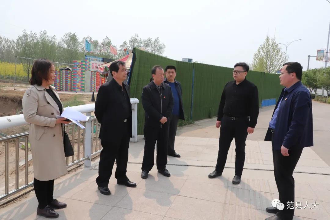 白衣1.jpg