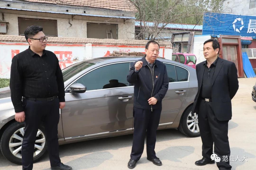 白衣2.jpg