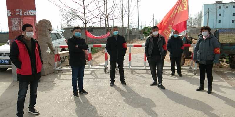 人大代表程祎允督导卡点值班情况.jpg