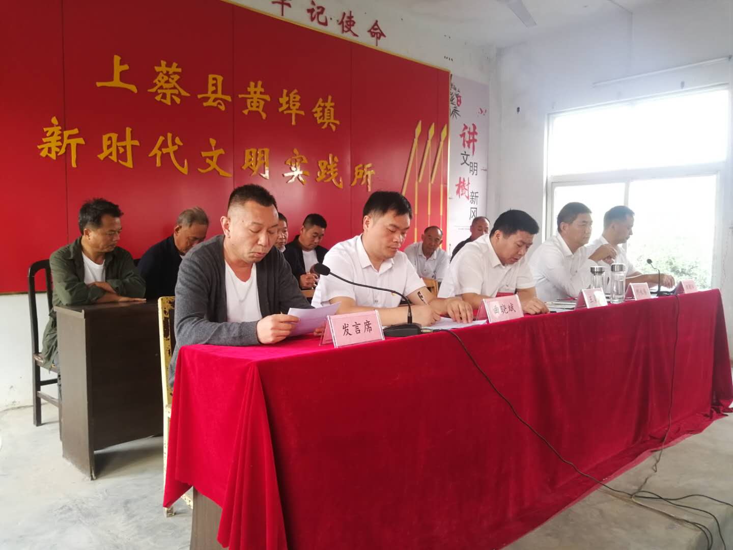 邓俊杰.jpg