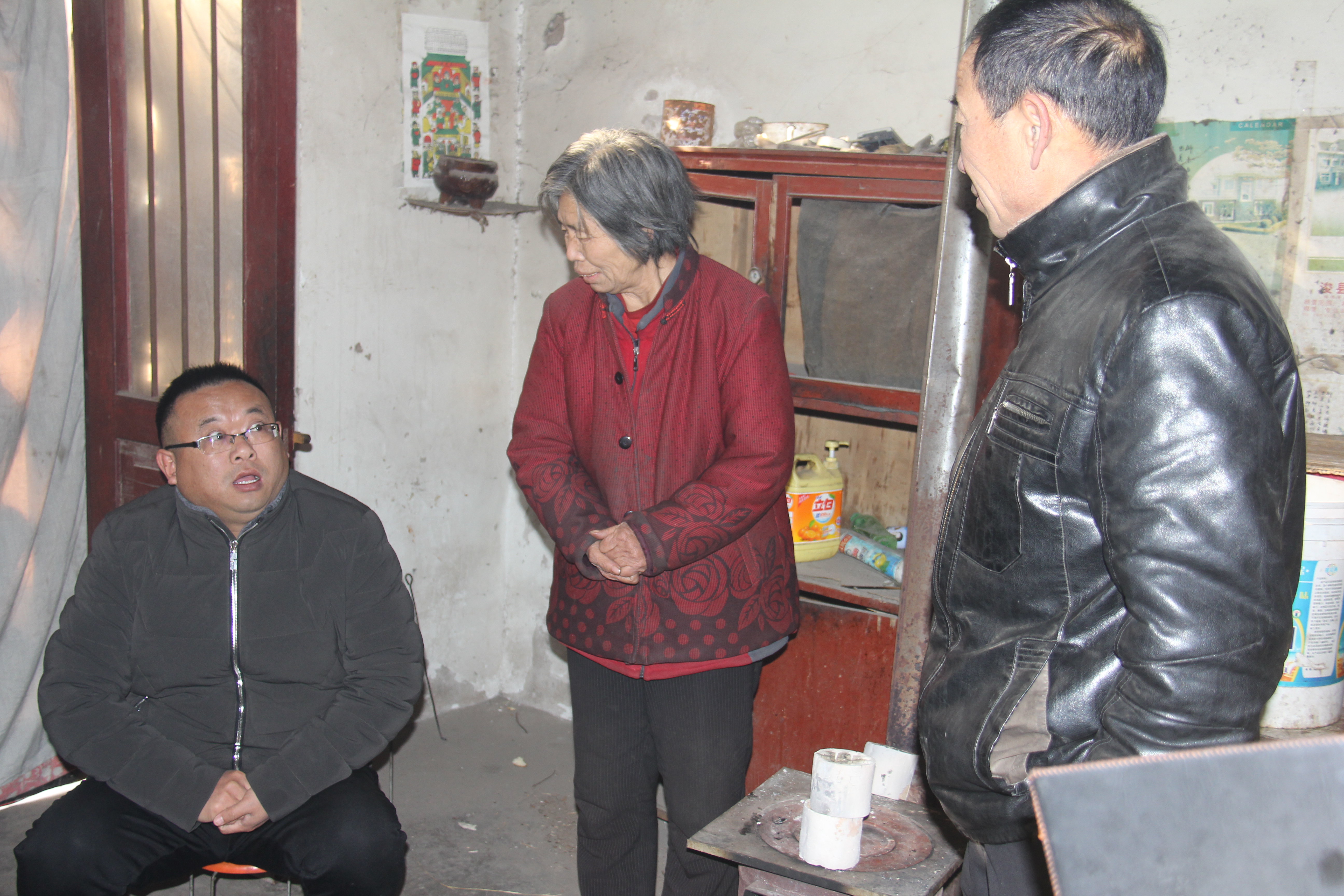 与选民座谈.jpg