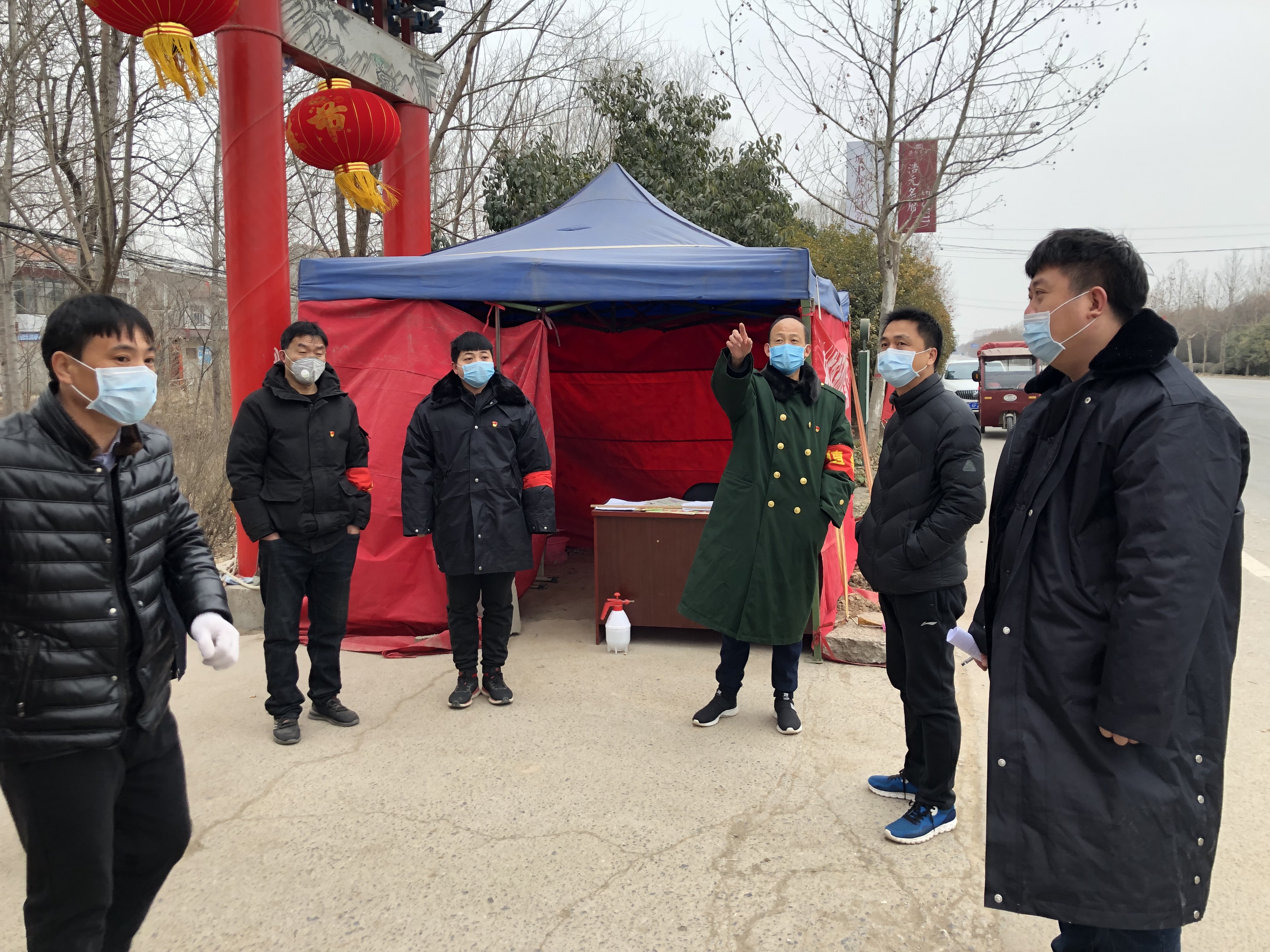 人大代表参与新冠肺炎疫情防控工作 (2).jpg