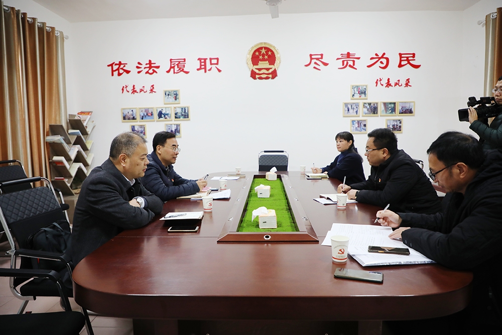访谈修.jpg