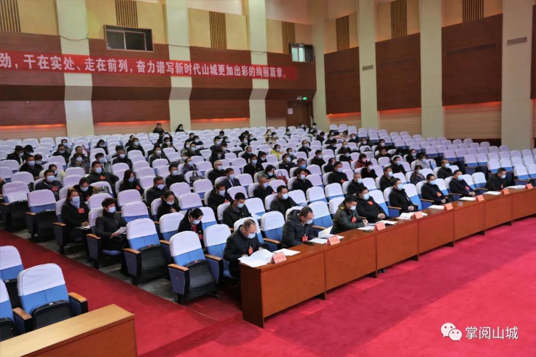 人大八次会议5.jpg