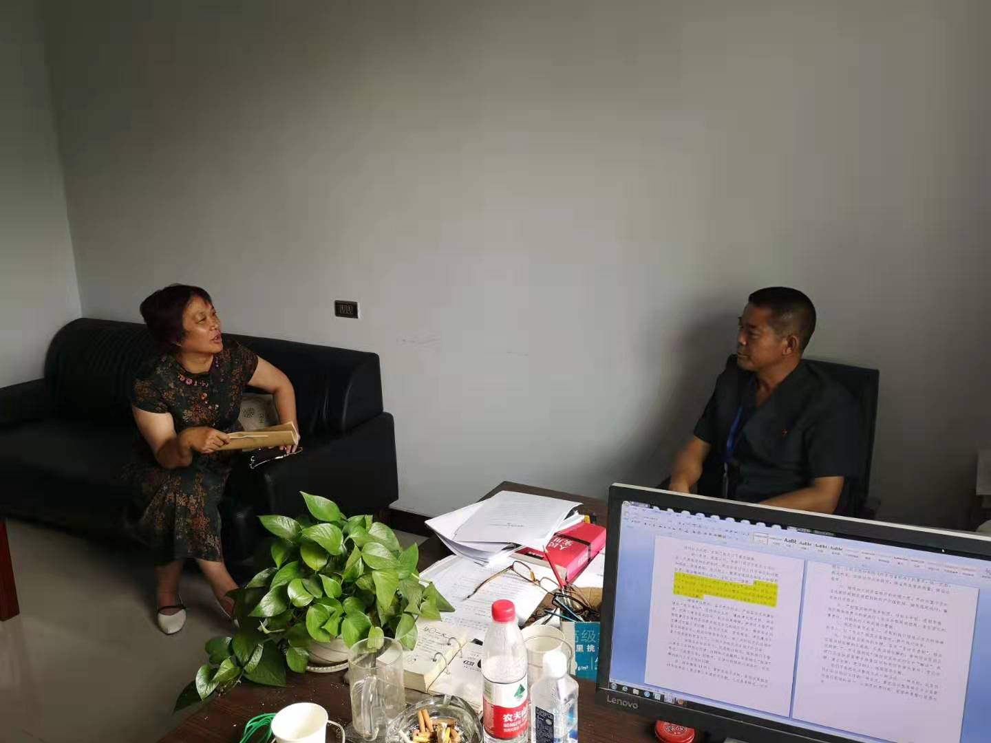 2019年6月   在巩义市人民法院   康素若代表协调李芬莲上访案2.jpg