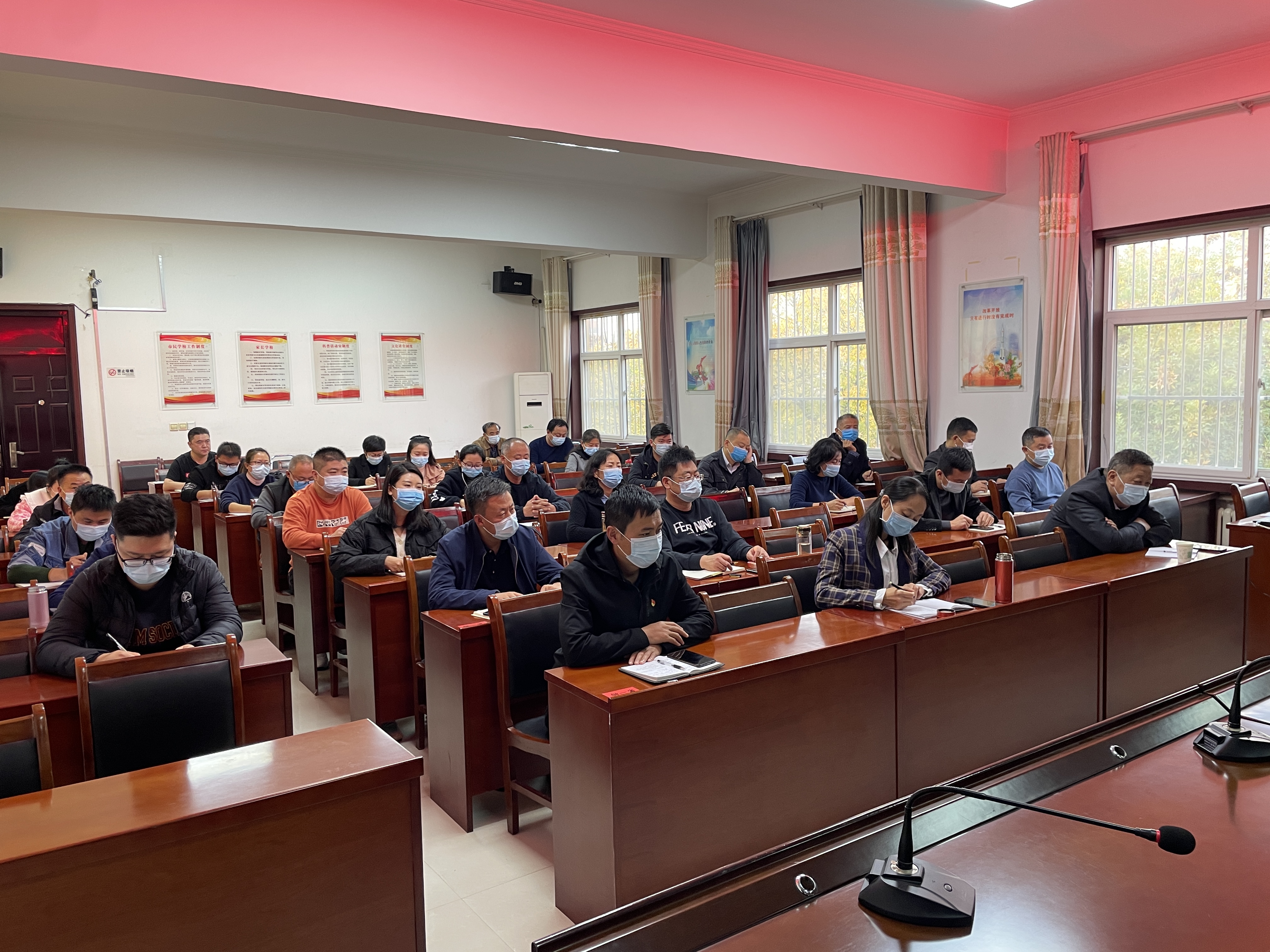 10.30人大代表党代会 (3).jpg