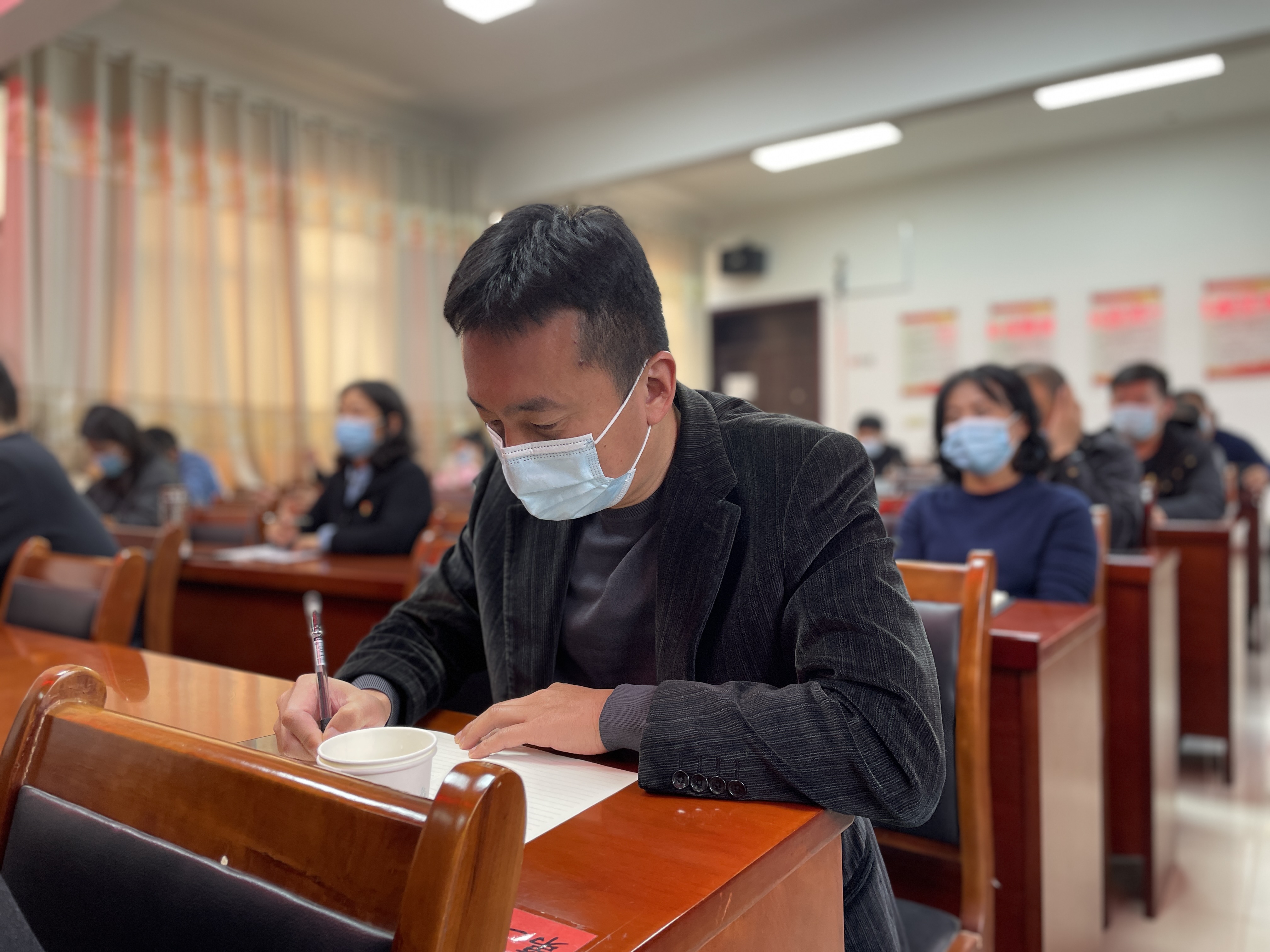 10.30人大代表党代会 (1).jpg