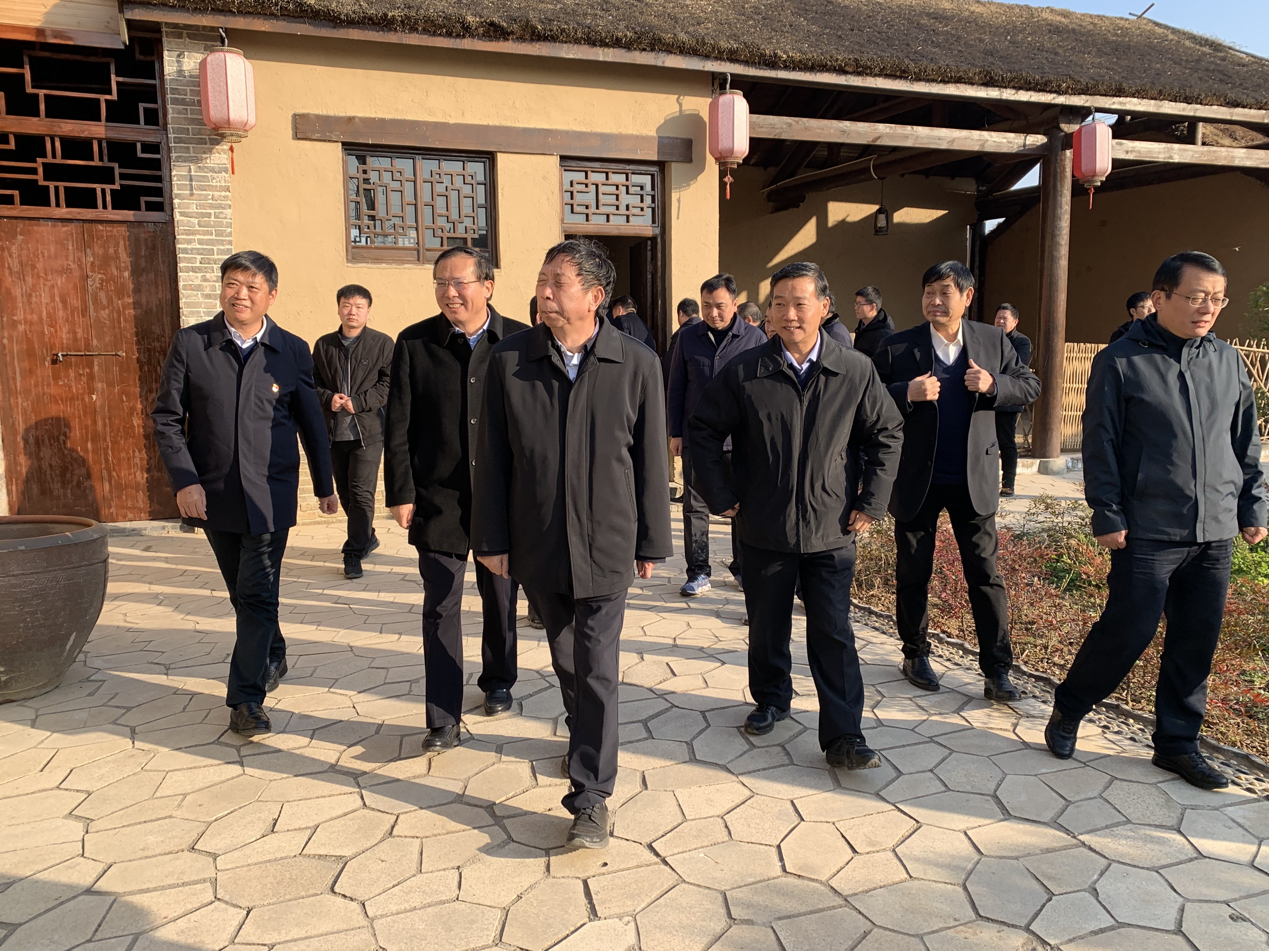 原南阳市人大常委会主任刘朝瑞同志在毕店镇调研乡村振兴工作.jpg